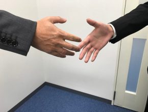 感謝の握手